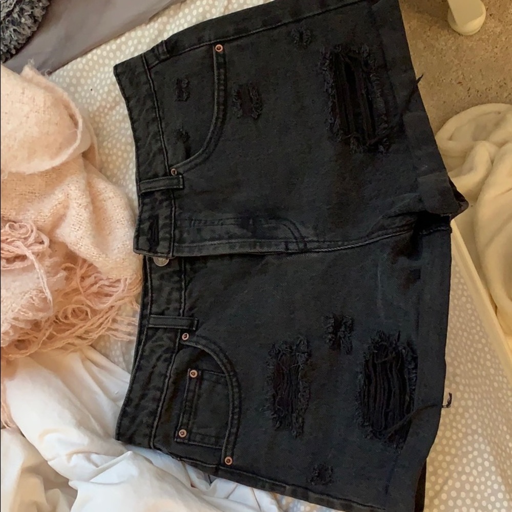 Forever 21 size 28 black high rise jean shorts
